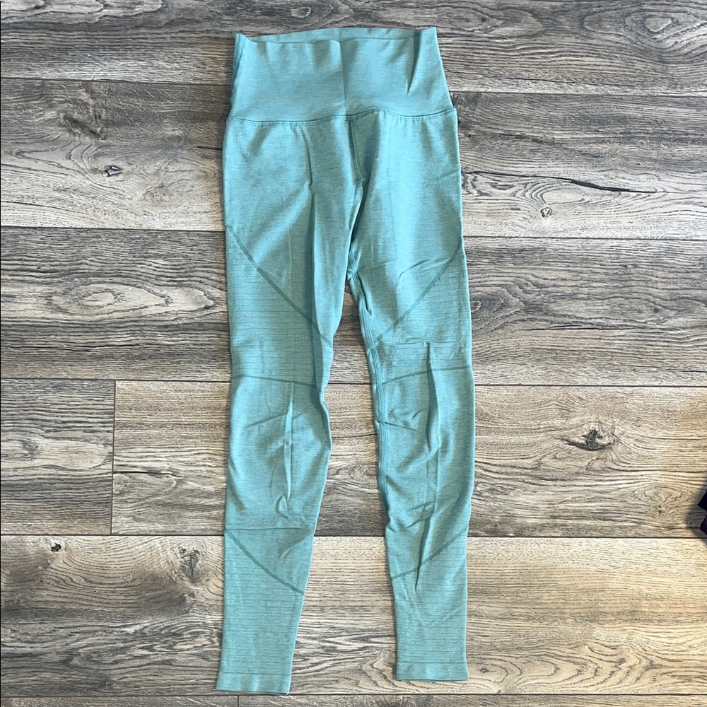 Alphalete Seafoam Green High-Waisted Seam Leggings